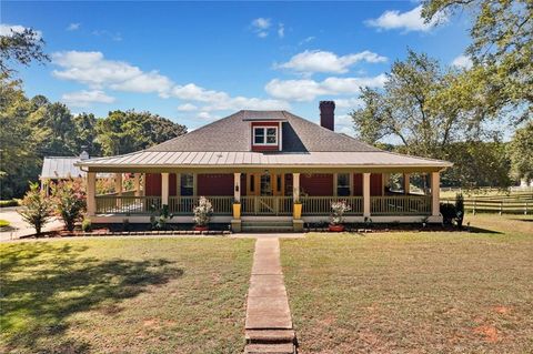 A home in Powder Springs