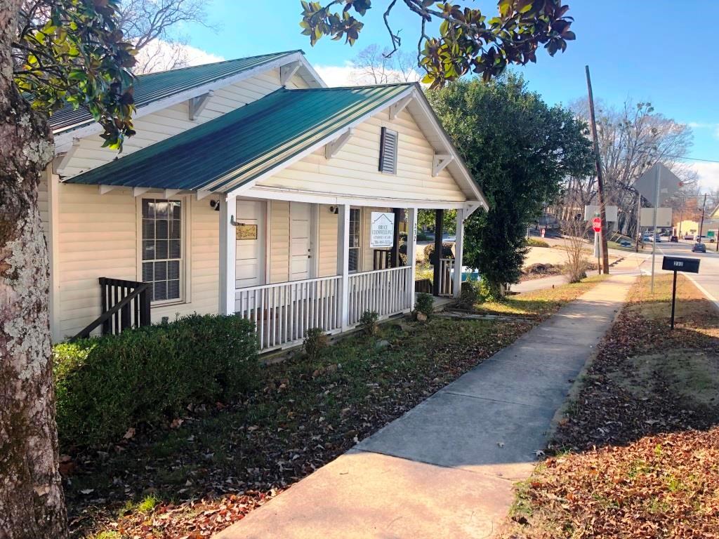 232 Main Street E