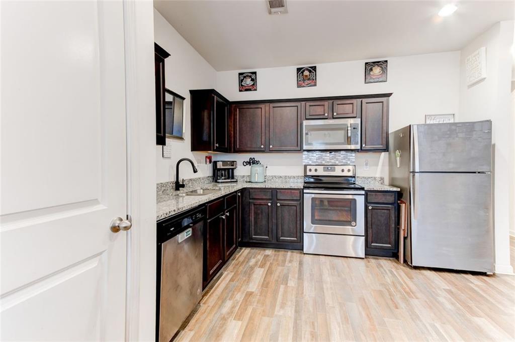 6356 Kennonbriar Court, Lithonia, Georgia image 7