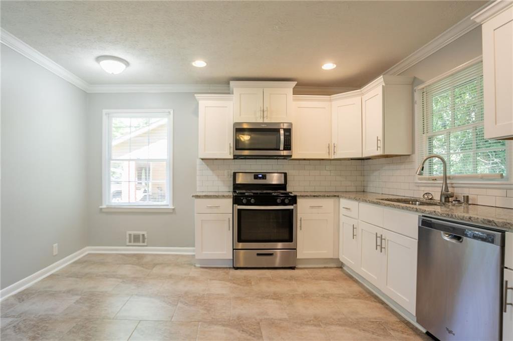 802 San Miguel Drive, Stone Mountain, Georgia image 9