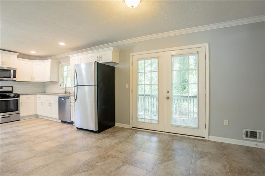 802 San Miguel Drive, Stone Mountain, Georgia image 13
