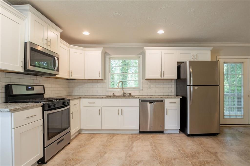 802 San Miguel Drive, Stone Mountain, Georgia image 10