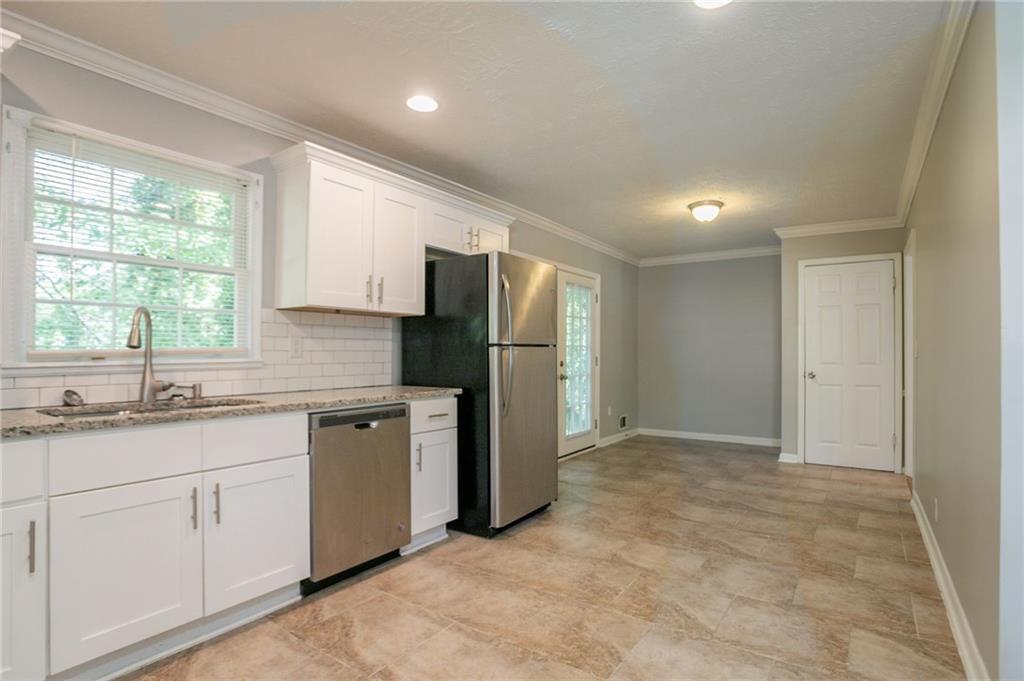 802 San Miguel Drive, Stone Mountain, Georgia image 11