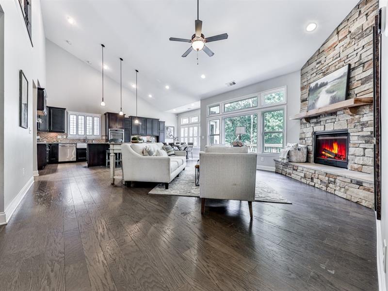 815 Commerce Trail