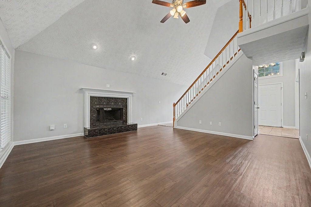 418 Middle Valley Lane