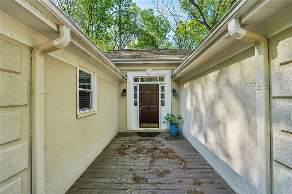 230 Oakmere Drive, Alpharetta, Georgia image 9