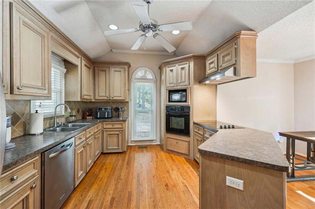 230 Oakmere Drive, Alpharetta, Georgia image 24