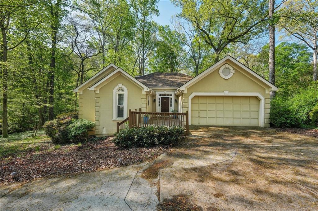 230 Oakmere Drive, Alpharetta, Georgia image 2