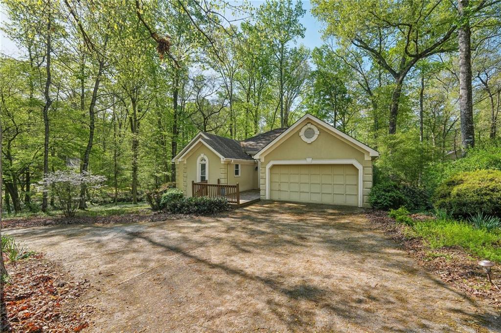 230 Oakmere Drive, Alpharetta, Georgia image 5