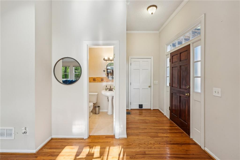 230 Oakmere Drive, Alpharetta, Georgia image 10