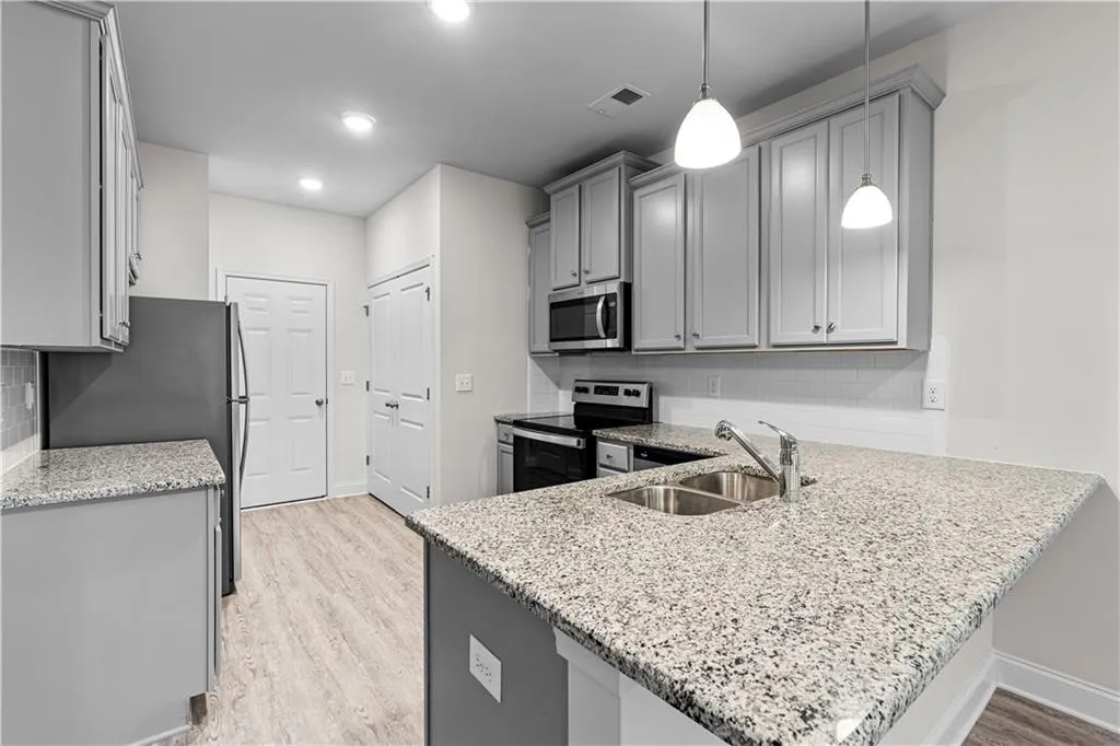 Covington, Georgia 30014, United States, 3 Bedrooms Bedrooms, ,3 BathroomsBathrooms,Residential,Active,204240