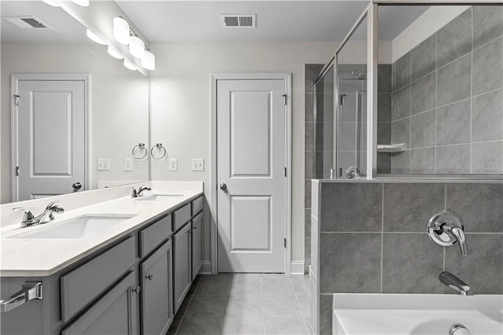 Covington, Georgia 30014, United States, 3 Bedrooms Bedrooms, ,3 BathroomsBathrooms,Residential,Active,204240