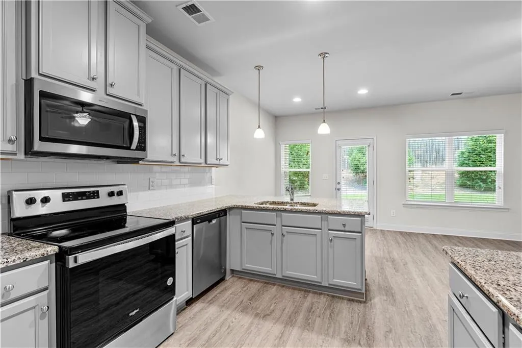 Covington, Georgia 30014, United States, 3 Bedrooms Bedrooms, ,3 BathroomsBathrooms,Residential,Active,204240