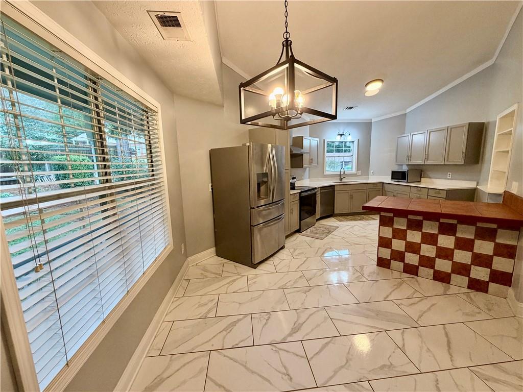 659 Pine Ridge Trail SE