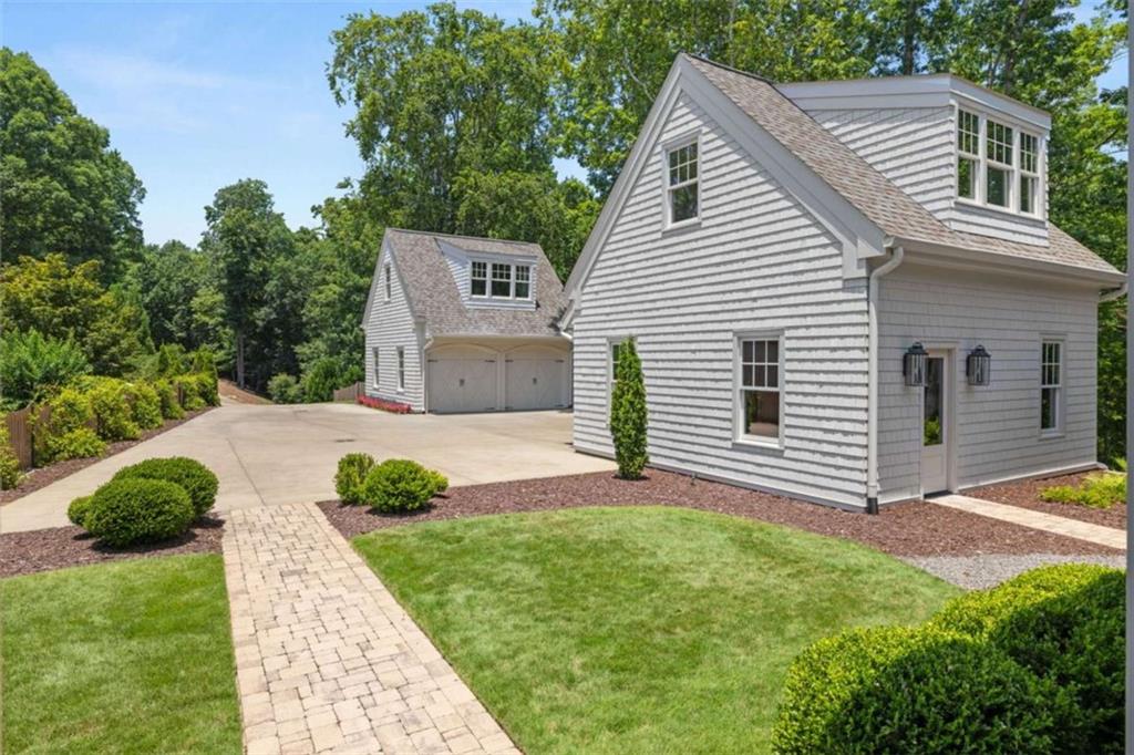 218 Lake Pointe Drive