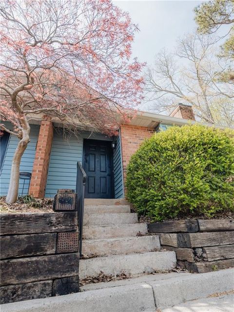 Condo For Sale - 1195 Minhinette Drive #G<br/> Roswell, GA 30075