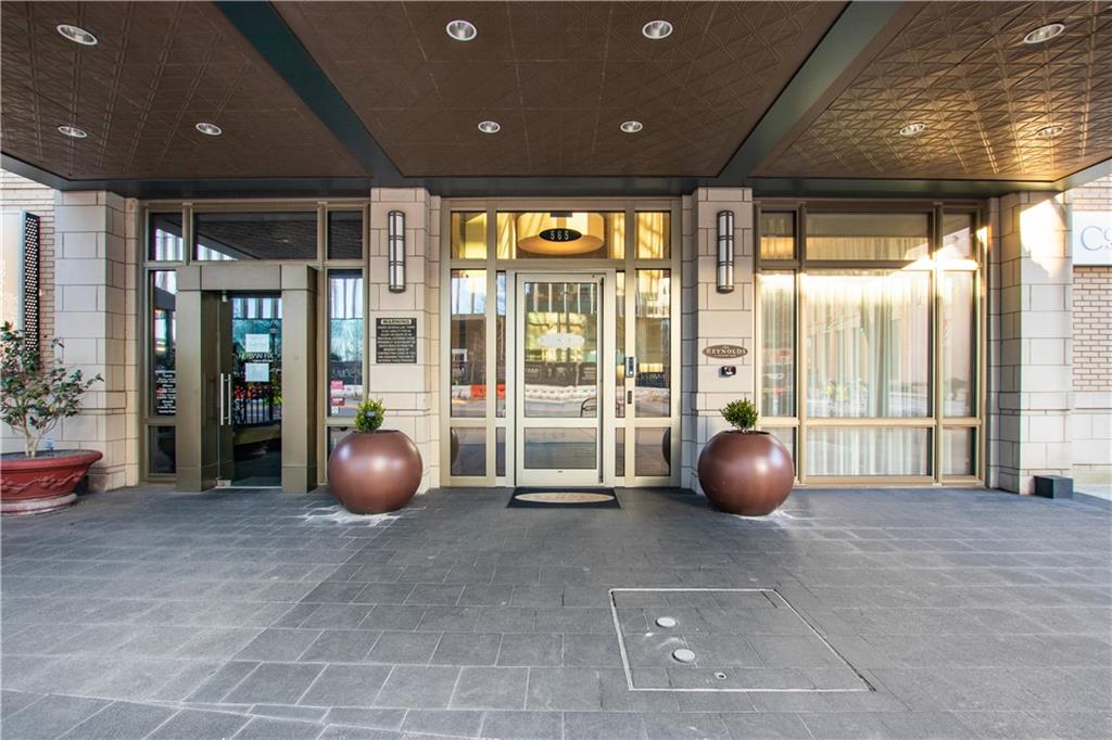 565 Peachtree Street NE 1209