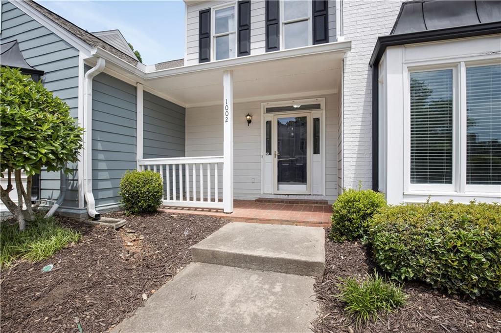 1002 Saddle Hill