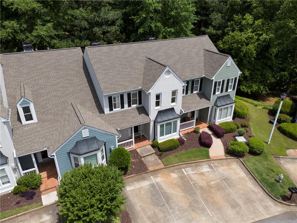 1002 Saddle Hill