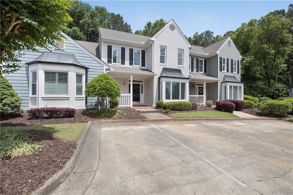1002 Saddle Hill