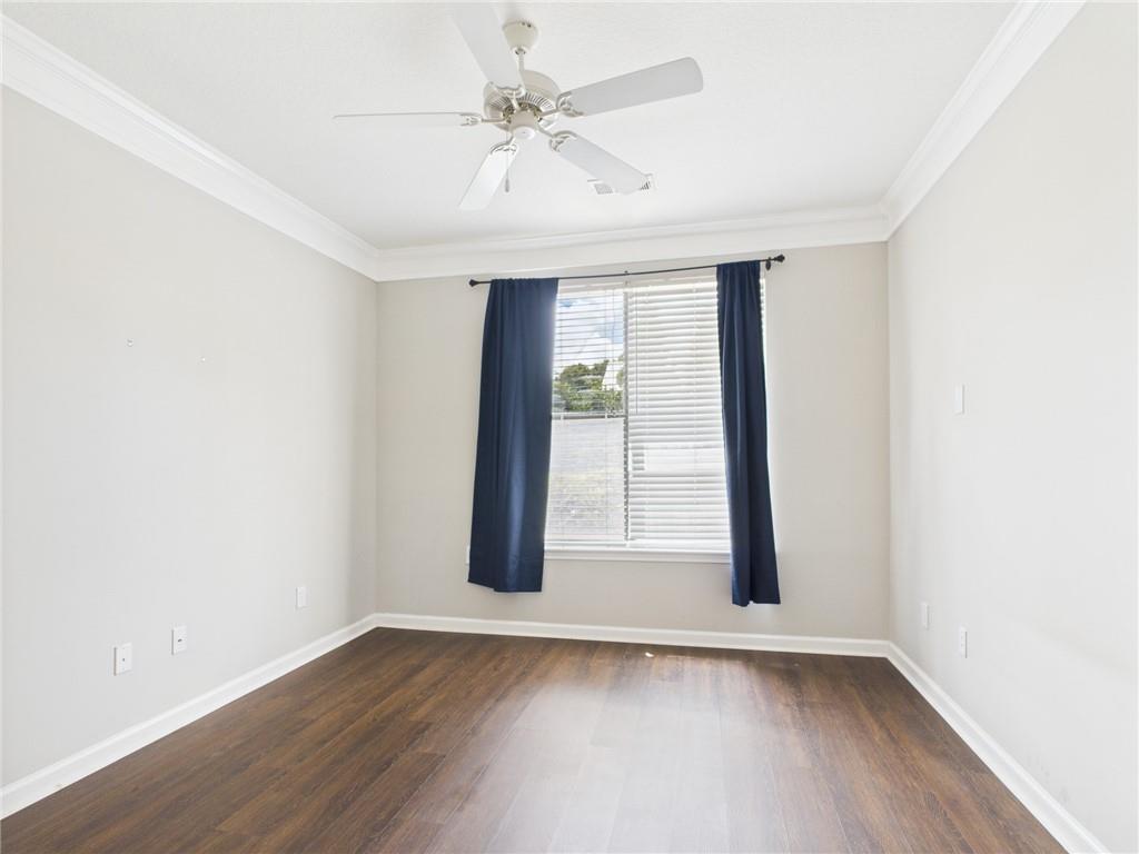 ? Discover this stunning 2-bedroom, 1-bathroom condominium at Art Foundry, featuring a modern open-concept layout, well maintained and with luxury vinyl tile flooring. Perfectly situated in the heart of Atlanta, this immaculate unit offers vibrant downtown living just steps from Georgia Tech.
?? The spacious floor plan includes:
- A beautifully updated kitchen with white cabinetry, solid surface countertops, stainless steel appliances (including a refrigerator, dishwasher, garbage disposal), a breakfast bar, and a dining area
- An oversized family room with a wall of windows that floods the space with natural light
- A luxurious owner’s suite with double vanity, garden tub, tiled floors, and a generous walk-in closet
- A versatile second bedroom ideal for guests or a home office, complete with a large closet
?? Location highlights:
- Walkable to Georgia Tech and close to Georgia State, Microsoft, Facebook, Piedmont Hospital, Target, IKEA, and more
- Easy access to I-285, I-75/85, Hartsfield-Jackson Airport, and Marta via Atlantic Station’s private shuttle
- Surrounded by premier shopping, dining, and the Beltline
?? Parking & Amenities:
- Two deeded parking spaces in a gated garage (one covered, one uncovered) — a rare find at this price point
- Resort-style community features including a saltwater pool, state-of-the-art fitness center, steam shower, sauna, clubhouse, dog park, and two EV charging stations
- Google Fiber and Nest thermostat already installed
?? Please note: This home is for owner-occupants only. No investors, as the rental waitlist may take several years.