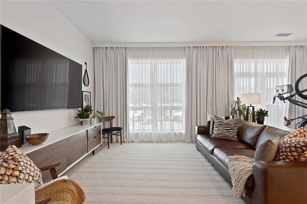 560 Dutch Valley - 2313