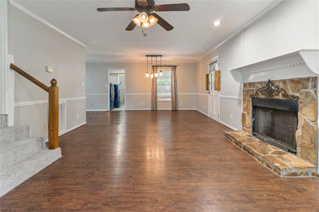 233 OAKRIDGE Drive SE