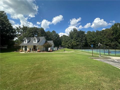 A home in Dacula