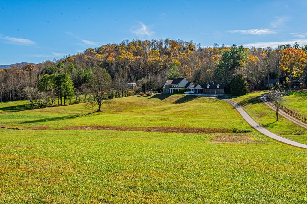 718 Hidden Lake Road, Blairsville, Georgia image 2