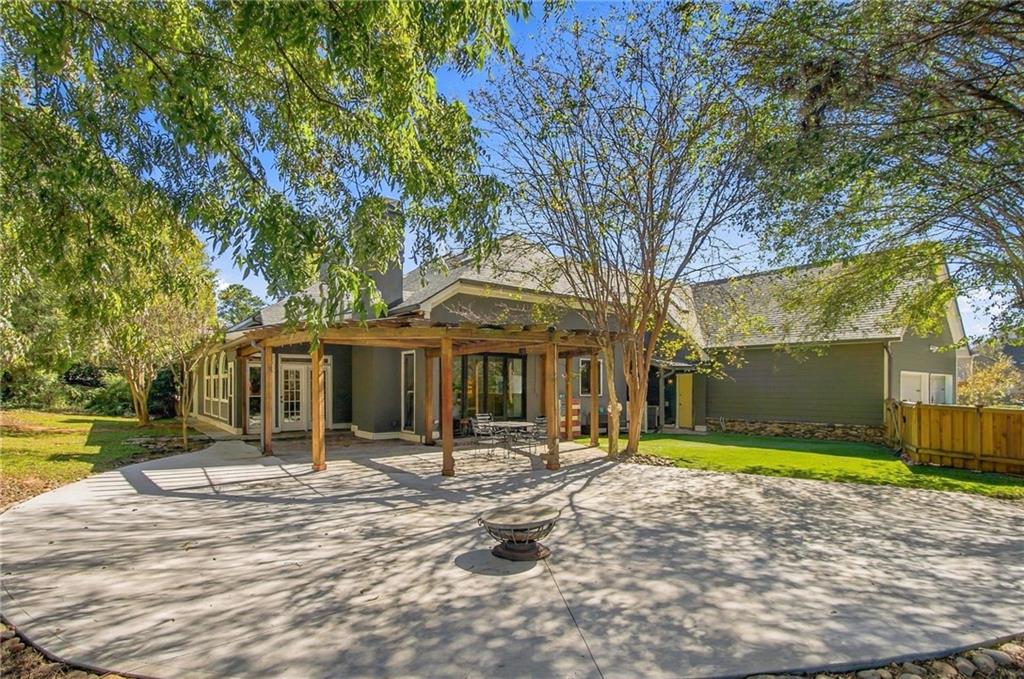1516 Dunwoody Club Crossing