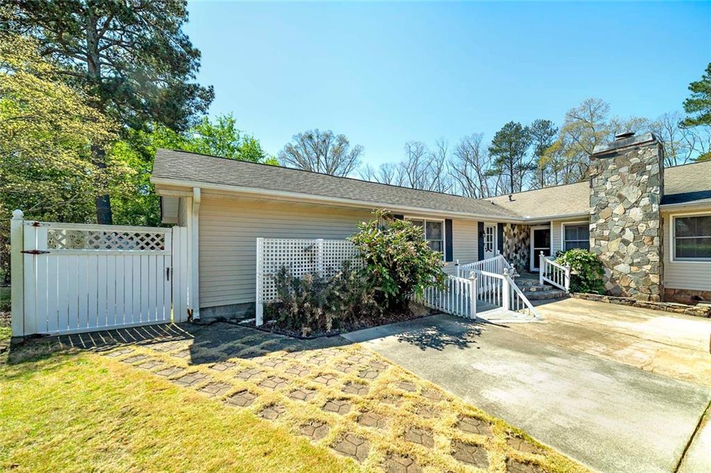 115 Heritage Circle