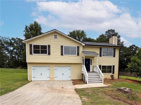 Homes For Sale - 2021 Raymonds Drive<br/> Loganville, GA 30052