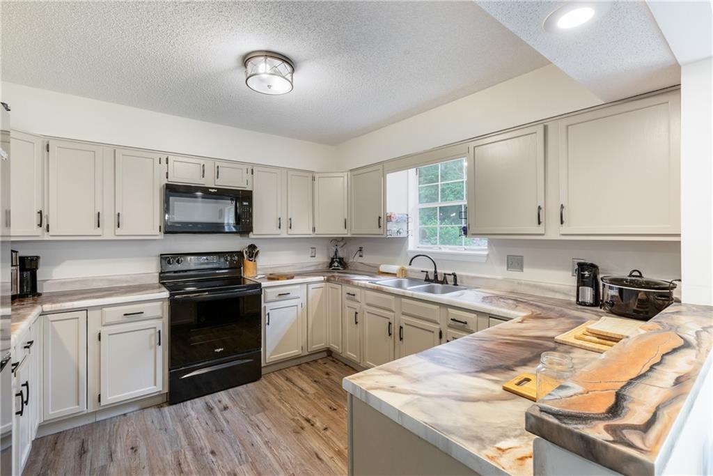 40 Carole Drive, Carrollton, Georgia image 7