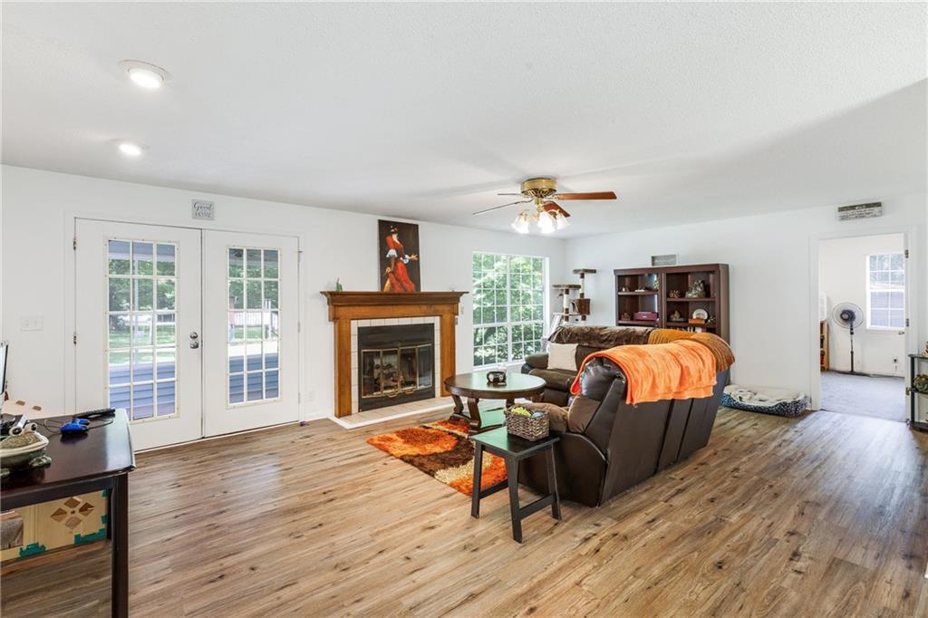 40 Carole Drive, Carrollton, Georgia image 3