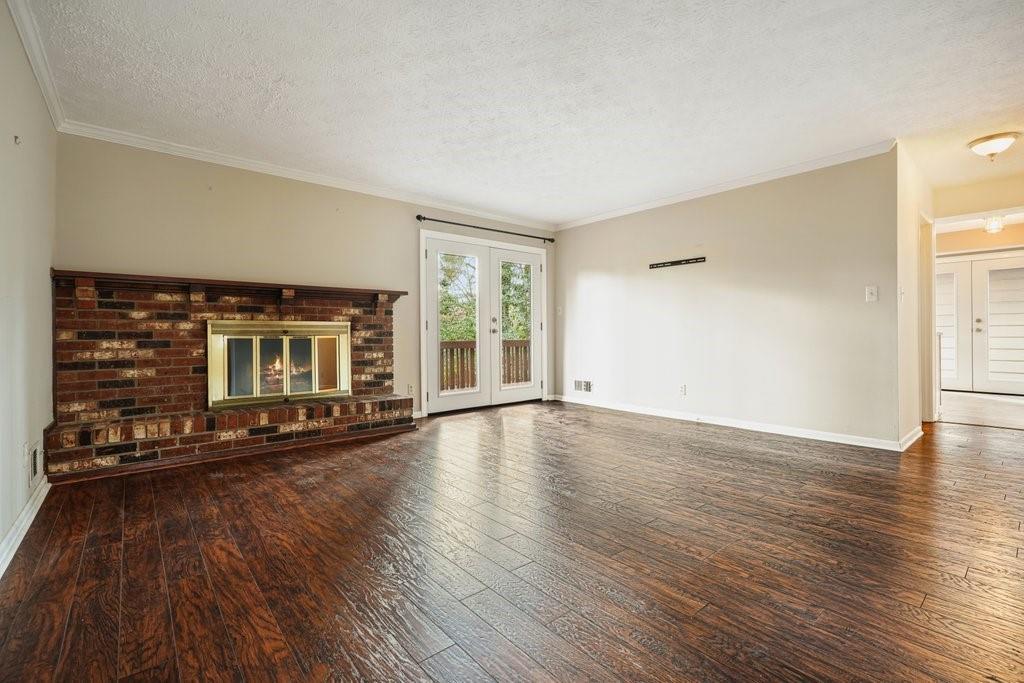 300 Cruise Court