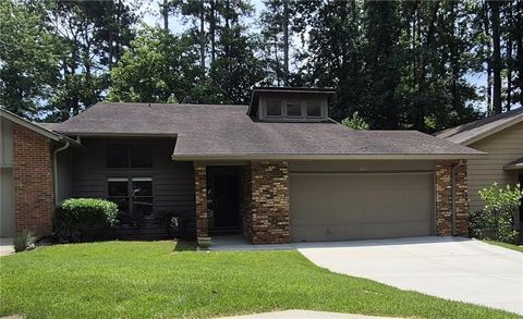 Townhouse For Sale - 300 Cruise Court<br/> Fulton County, Roswell, GA 30076