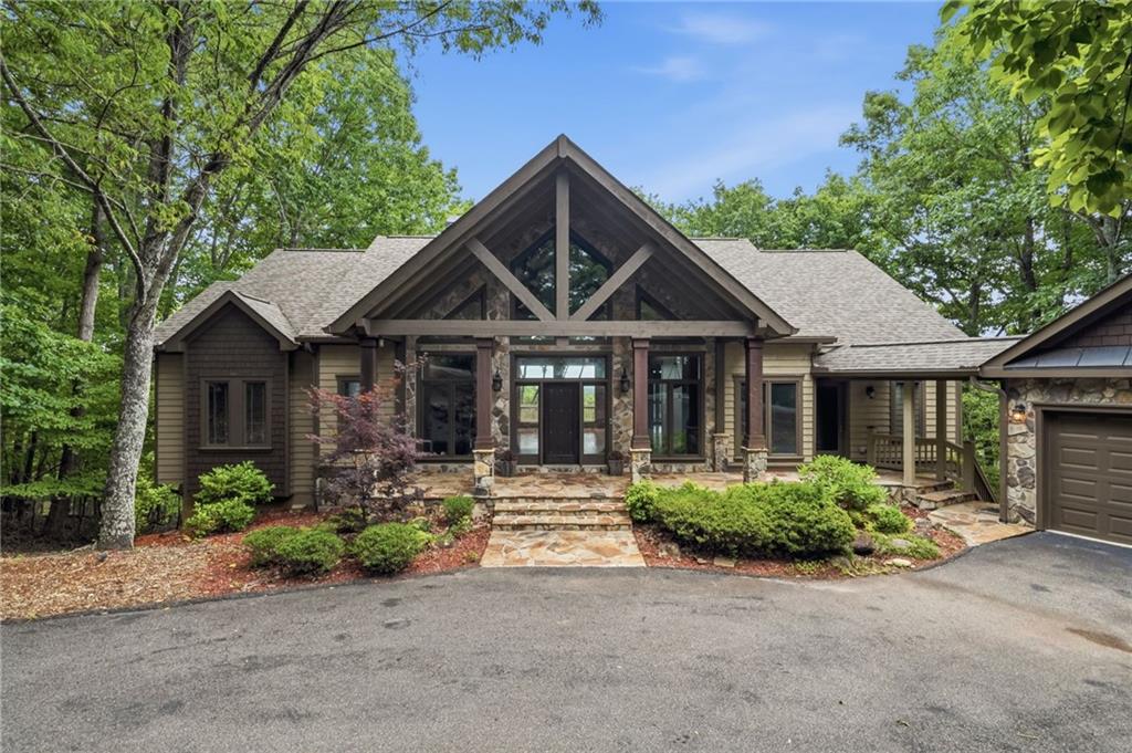 861 Summit Drive