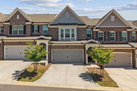 Townhouse For Sale - 922 Edwin Lane<br/> Sugar Hill, GA 30518