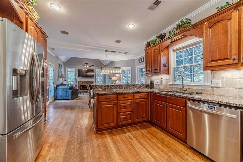 Loganville, Georgia 30052, United States, 5 Bedrooms Bedrooms, ,5 BathroomsBathrooms,Residential,Active,237195