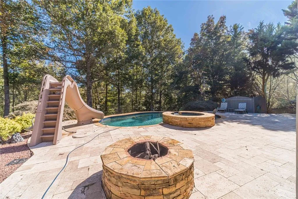 Loganville, Georgia 30052, United States, 5 Bedrooms Bedrooms, ,5 BathroomsBathrooms,Residential,Active,237195