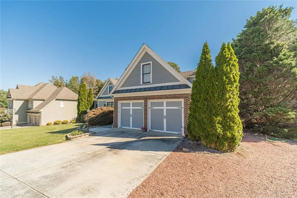 Loganville, Georgia 30052, United States, 5 Bedrooms Bedrooms, ,5 BathroomsBathrooms,Residential,Active,237195