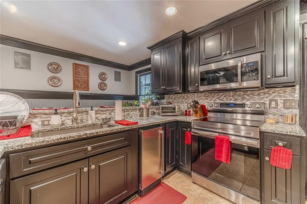 Loganville, Georgia 30052, United States, 5 Bedrooms Bedrooms, ,5 BathroomsBathrooms,Residential,Active,237195