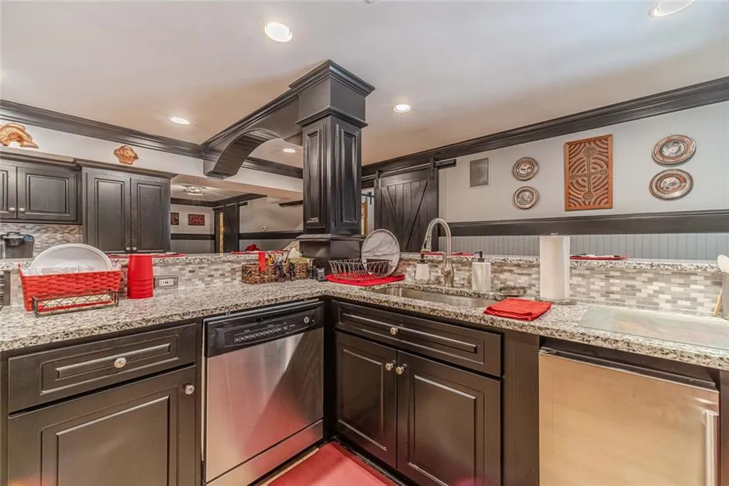 Loganville, Georgia 30052, United States, 5 Bedrooms Bedrooms, ,5 BathroomsBathrooms,Residential,Active,237195