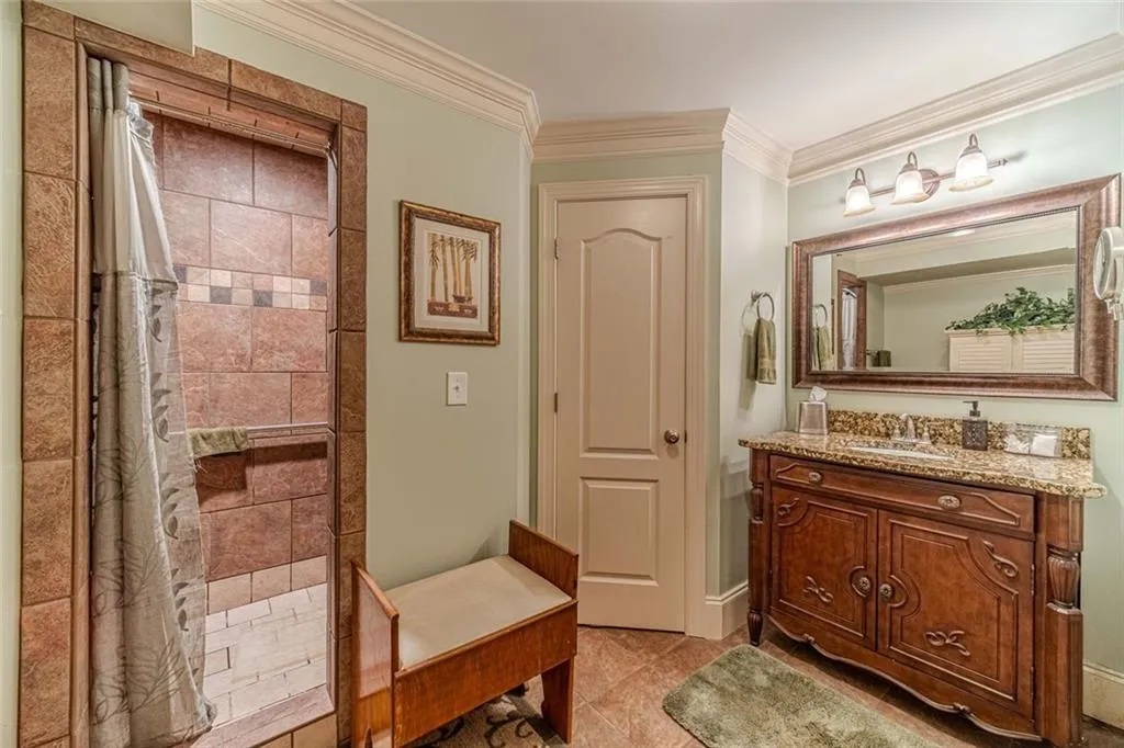 Loganville, Georgia 30052, United States, 5 Bedrooms Bedrooms, ,5 BathroomsBathrooms,Residential,Active,237195