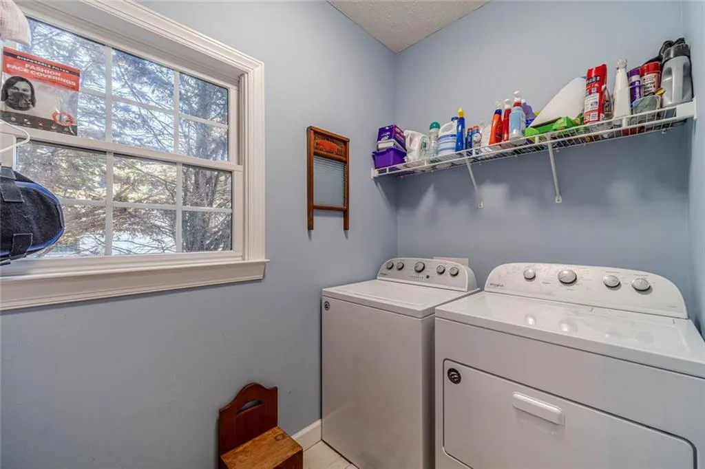 Loganville, Georgia 30052, United States, 5 Bedrooms Bedrooms, ,5 BathroomsBathrooms,Residential,Active,237195