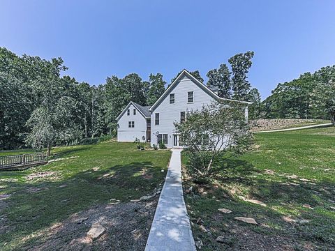 A home in Dawsonville