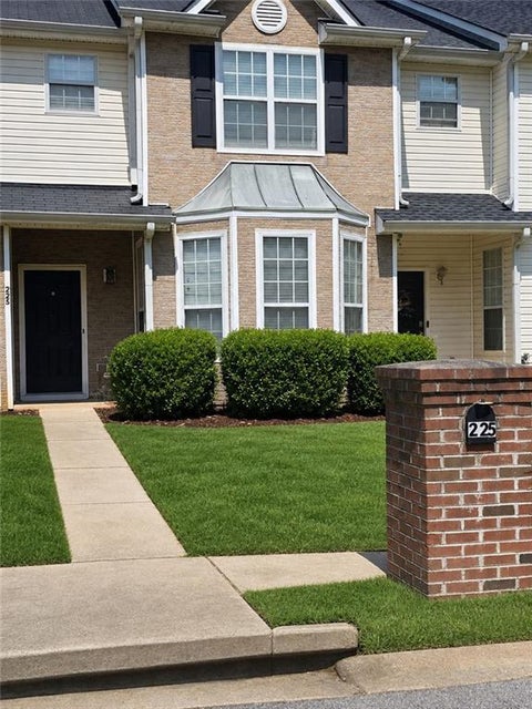 Townhouse For Rent - 225 Odyssey Turn<br/> Conyers, GA 30012