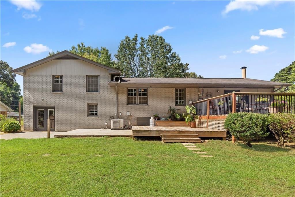 3008 Carrie Drive NW