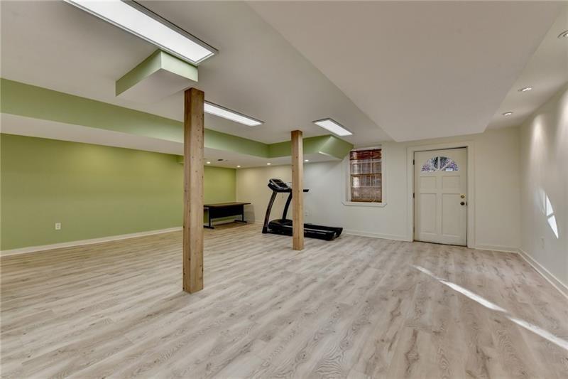 1450 Holly Bank Circle, Atlanta, Georgia image 34
