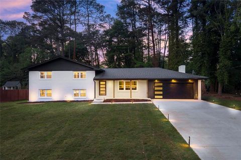 Photo of 61 Suburban NW, Kennesaw, GA 30144 (MLS # 7754001)